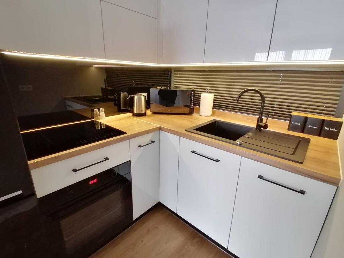 Jurajska Plaza - Nowoczesny Z Osobna Sypialnia, Parking Gratis - Apartment *