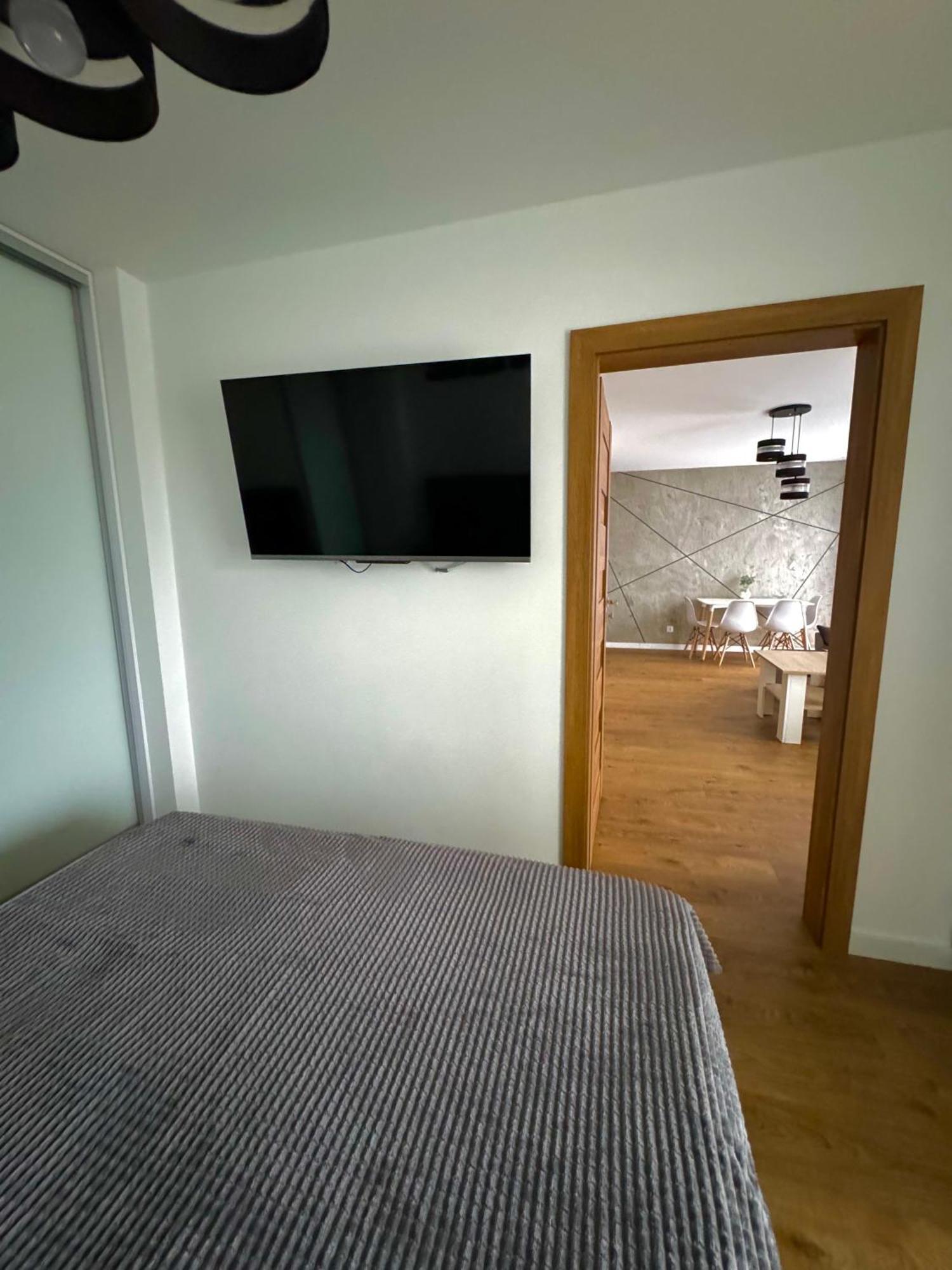 Jurajska Plaza - Nowoczesny Z Osobna Sypialnia, Parking Gratis - Apartment