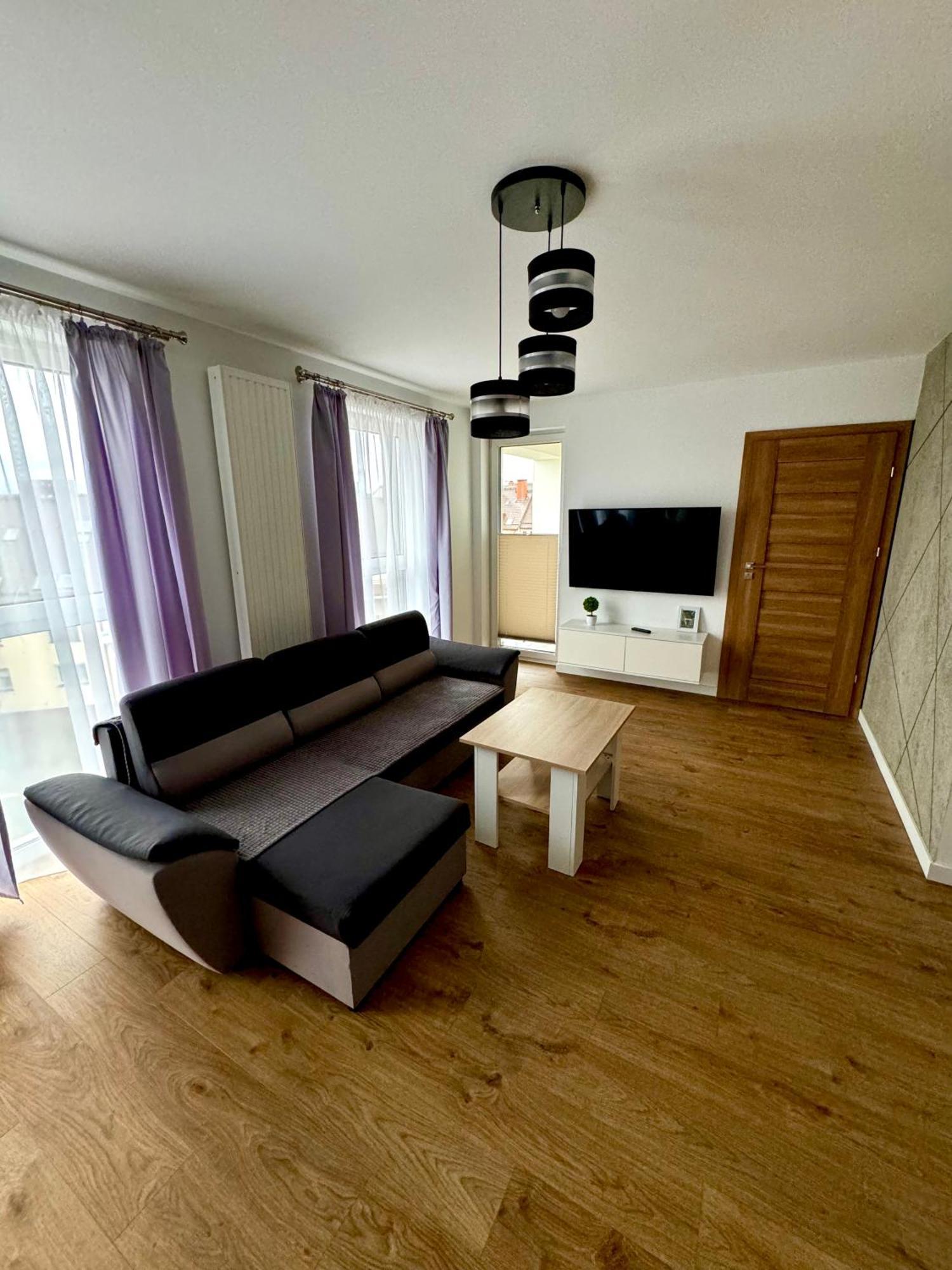 Jurajska Plaza - Nowoczesny Z Osobna Sypialnia, Parking Gratis - Апартаменти *